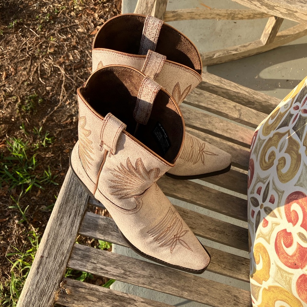 Ariat Suede leather women’s Western Boots - Picture 5 of 11